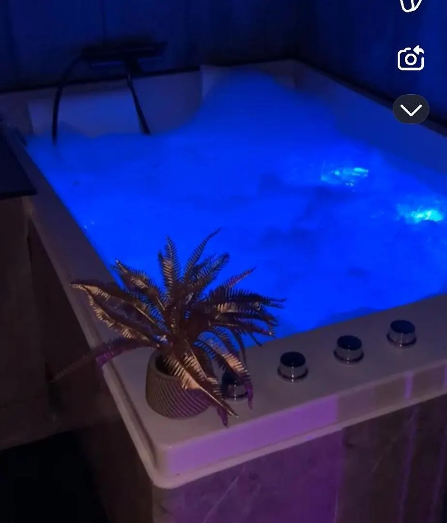 Trinidad Suite Jacuzzi Aubagne